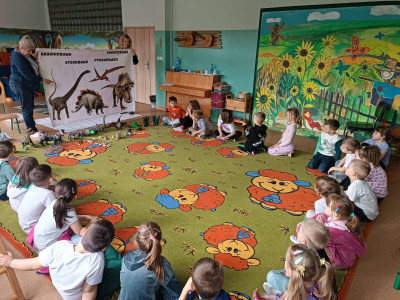 grafika do wpisu: Akademia Małego Naukowca - warsztaty paleontologiczne