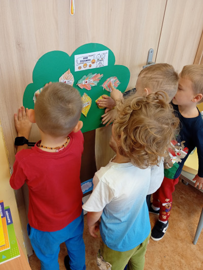 grafika do wpisu: Dzień Życzliwości w grupie „Pszczółki”