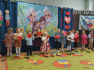 grafika do wpisu: Dzień Babci i Dziadka u Wiewiórek