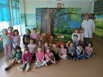 grafika do wpisu: FASCYNUJĄCY ŚWIAT PSZCZÓŁ